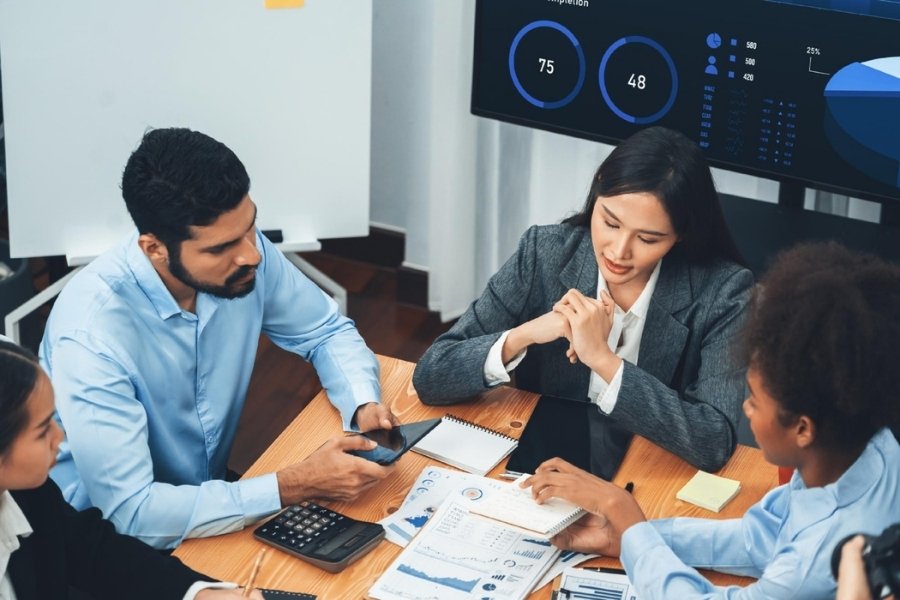 Recurring Revenue in Training: How Partners Turn One-Off Courses Into Long-Term Profit